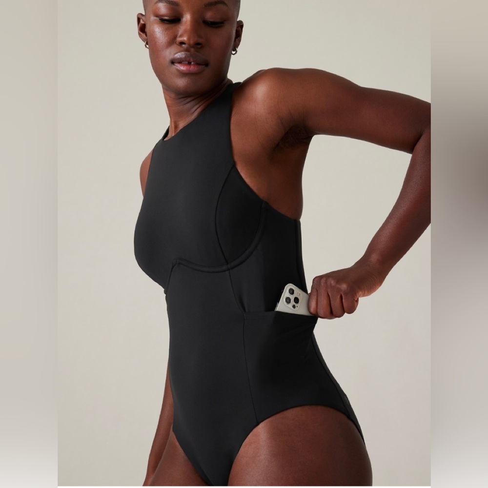 NWT Athleta Maldives Sport One Piece Swimsuit. Black. 40 B/C
